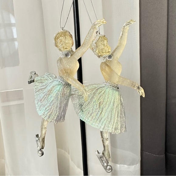 Set of 2 Vintage Ice Skating Girls Christmas Tree Ornaments - Picture 3 of 10